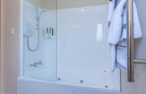 Riccarton Hotel | Deans Bush Motel