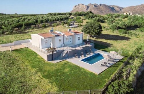 Tersanas Apartamento | Deatached apartment with shared pool in Tersanas Chania 2 minutes from the beach