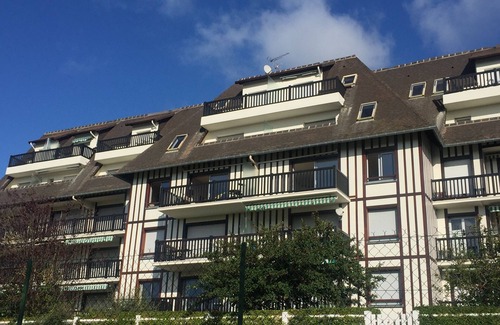 Deauville City Centre Condominio | Centro completo de Deauville