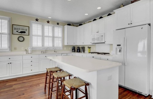 Ocean Point Casa | "debbie's dream" at 53 Ocean Point|Magnificent Oceanfront Views|Multiple Decks and Screen Porch|1...