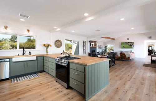 Ballard Casa | Deboem Vineyard | 20-Acre Organic Wine Retreat!
