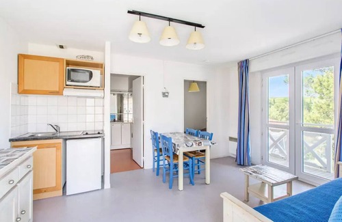 Carnoux-en-Provence Apartamento | Debussy Residence - 2 Room Apartment - Comfort - (4 People)