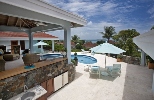 Spanish Town Villa | Impresionantes vistas al mar: cascada, ping pong, putting green, bañera de hidromasaje, aire acondicionado completo