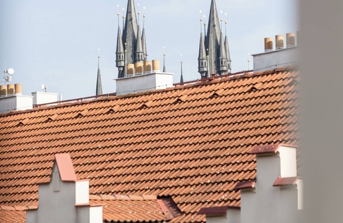 Stare Mesto Apartamento | Decadent Art Deco Apartment in Old Town