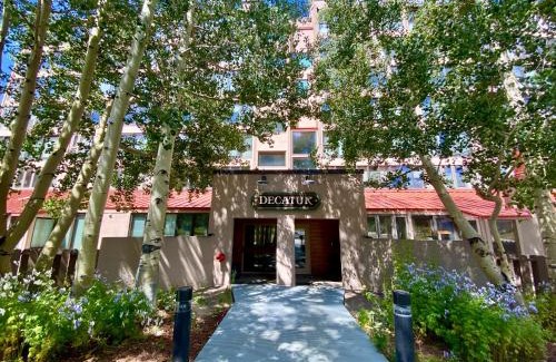 Lakeside Village Casa | Decatur 1804 by SummitCove Lodging