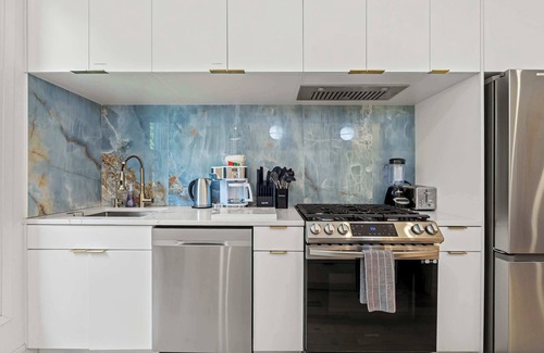 Bedford-Stuyvesant Apartamento | Decatur Place by Rove Travel | 1BR Chic Apartment
