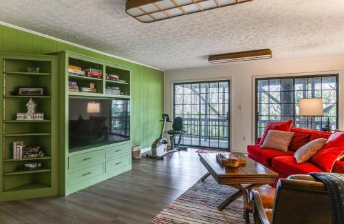 Sky Valley Casa | Deck and Community Perks Sky Valley Home!