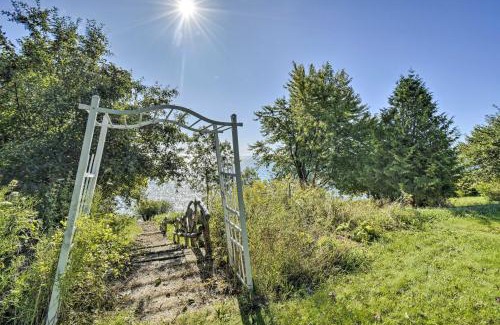 Algoma Casa | Deck and Fire Pit Waterfront Lake Michigan Escape