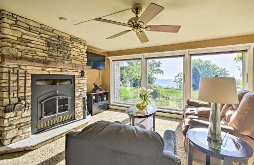 Algoma Casa | Deck and Fire Pit Waterfront Lake Michigan Escape