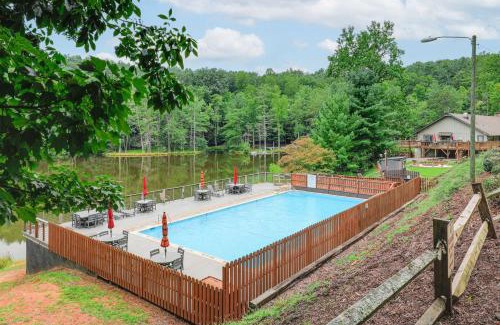 Deep Gap Casa | Deck and Game Room! Lakefront Blue Ridge Mtn Gem