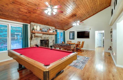 Deep Gap Casa | Deck and Game Room! Lakefront Blue Ridge Mtn Gem