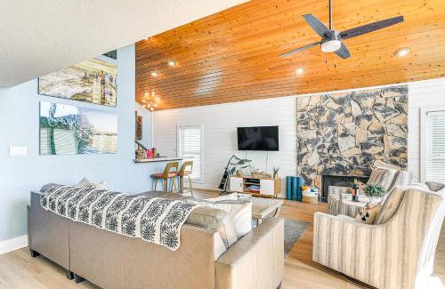 Freeport Casa | Deck and Large Yard Oceanfront Surfside Beach Home!