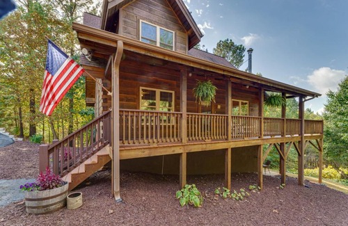 Bostic Casa | Deck, Grill and Fire Pit Blue Ridge Mountain Cabin!