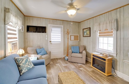 Long Neck Cabaña | Millsboro Cottage w / Deck & Indian River Bay Vistas!