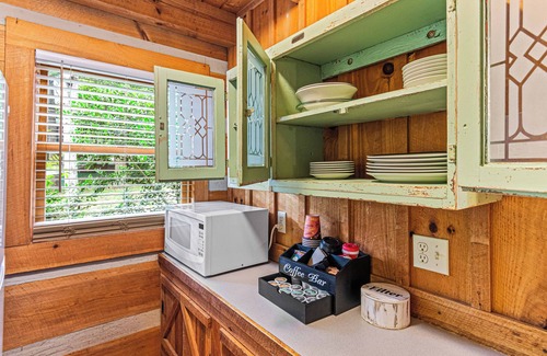 Townsend Cabina | Deck, Jetted Tub, Wi-fi, Near National Park