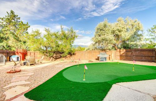Paradise Hills Civic Casa | Deck, Putting Green and Views Albuquerque Oasis