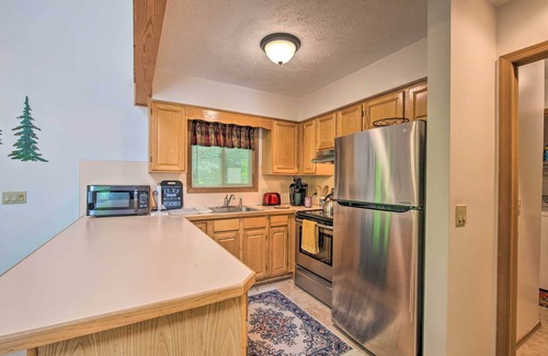 Locust Lake Village Cabaña | Deck & Resort Amenities: Pocono Lake Home