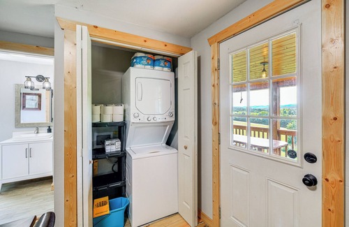 Piney Creek Cabina | Deck & Scenic View: Historic Cabin in Piney Creek!