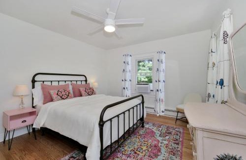 Newburgh Apartamento | Deck View of Hudson River & Mt Beacon/Boho Suite