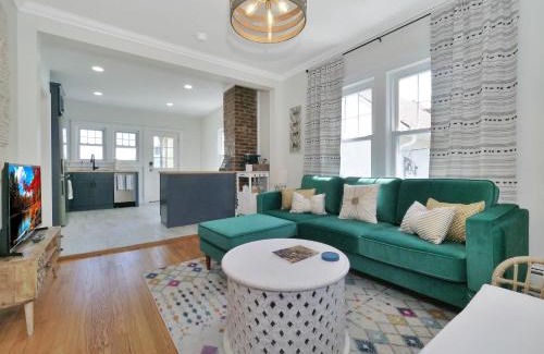 Newburgh Apartamento | Deck View of Hudson River & Mt Beacon/Boho Suite