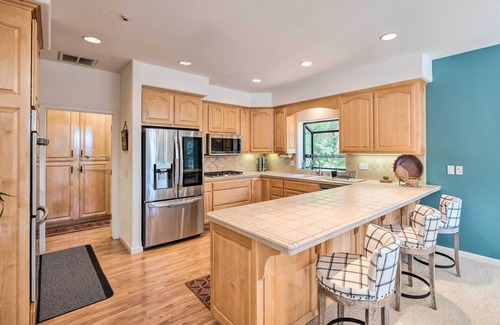 Glencoe Casa | Deck & Views: Lush A-Frame Cabin in Pioneer!