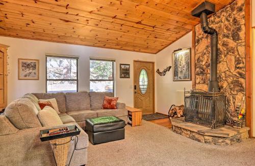 Twain Harte Casa | Deck with Forest Views Quiet Twain Harte Cabin!