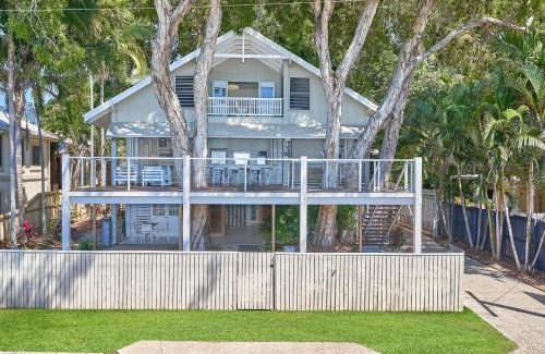 Clifton Beach Casa | Decked Out By The Sea