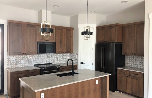 Hancock Casa | Decked-Out near DKR Stadium and UT 4-bedroom NEW house in the Heart of Austin!