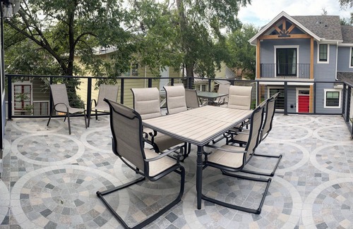 Hancock Casa | Decked-Out near DKR Stadium and UT 4-bedroom NEW house in the Heart of Austin!