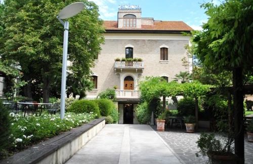Ponte San Giovanni Hotel | Deco Hotel