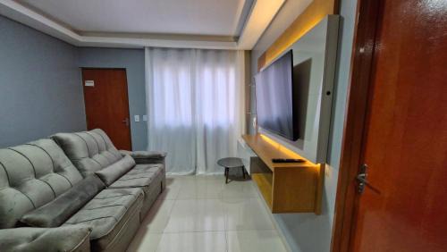 Rio Verde Apartamento | DECORADO 23-E 2 qts com ar-condicionado