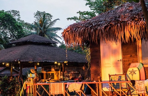Ranong Hotel | Deeland Bungalows