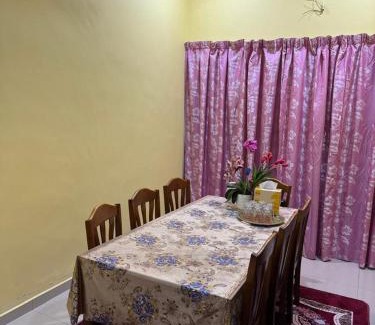 Sri Gading Casa | Deena Homestay Seri Gading BP