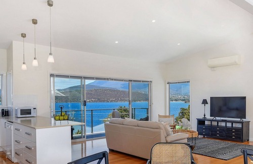 Lindisfarne Casa | ¡Impresionantes vistas sobre el río, la ciudad y la montaña!