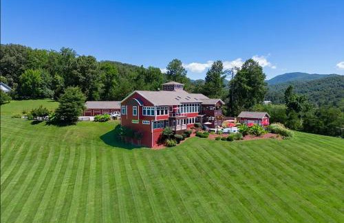 Bryson City Casa | Deep Creek Manor