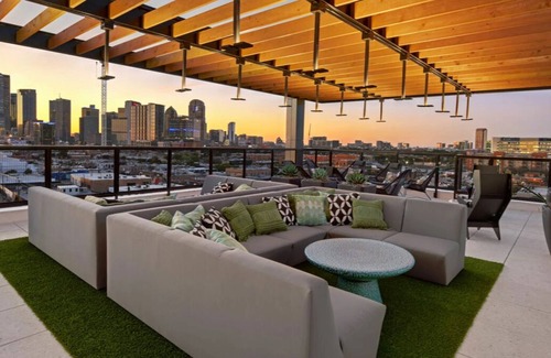 Deep Ellum Apartamento | Deep Ellum Redefined / Come Stay / Free Parking / King Bed / Walk to The Factory