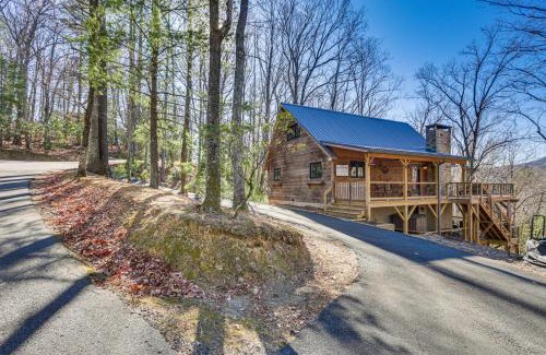 Deep Gap Casa | Deep Gap Cabin with 2 Decks and Community Amenities!