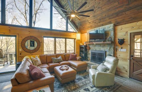 Deep Gap Casa | Deep Gap Cabin with 2 Decks and Community Amenities!