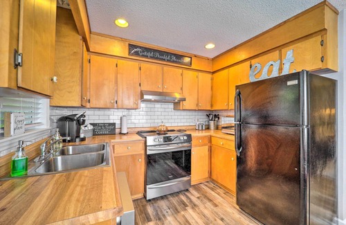 Deep Gap Cabaña | Deep Gap Cottage w/ Fire Pits - Hike & Ski!