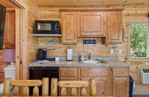Kernville Cabina | Deer Creek Cabin at KRS Campground (Cabin 29)