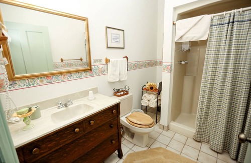 McClellandtown Casa | Inne at Watson's Choice and Harvest House B&B
