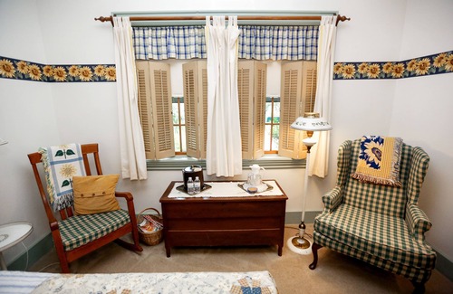 McClellandtown Casa | Inne at Watson's Choice and Harvest House B&B