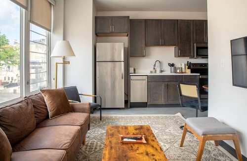 Westown Apartamento | Deer District Studio Apt JC2 - One Block from Fiserv and Baird