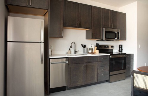 Westown Apartamento | Deer District Studio Apt JC2 - One Block from Fiserv and Baird