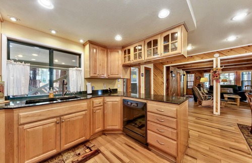 Bijou Park Casa | Deer Park 4 BR, 3BA, Spa Close to Heavenly