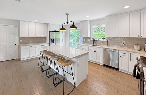 Warwick Casa | Deer Pond Lodge 4BR 3 BA Pet-Friendly Hot Tub Game Rooms Legoland Mountain Creek