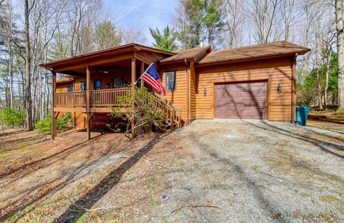 Sparta Casa | Deer River Retreat Cabin Feel with Modern Touches
