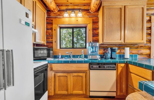 Twain Harte Cabina | Deer Show Cabin + Pool Table