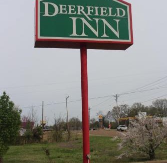Adamsville Hotel | Deerfield Inn