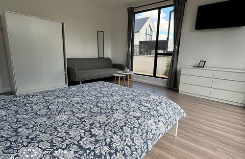 Cashel Apartamento | Deerpark Villa Six Bed Four Bathrooms Sleeps Sixteen